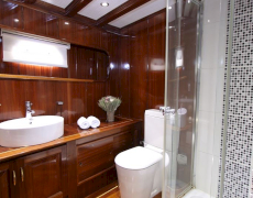 contact-yachts-dear-lila_0022