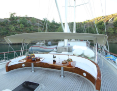 contact-yachts-dear-lila_0024