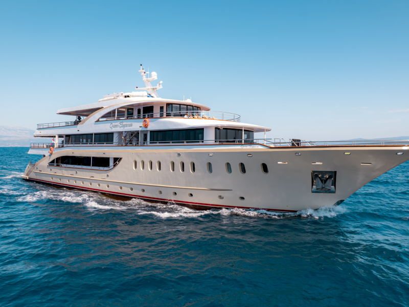 contact-yachts-queen-of-eleganza_0017