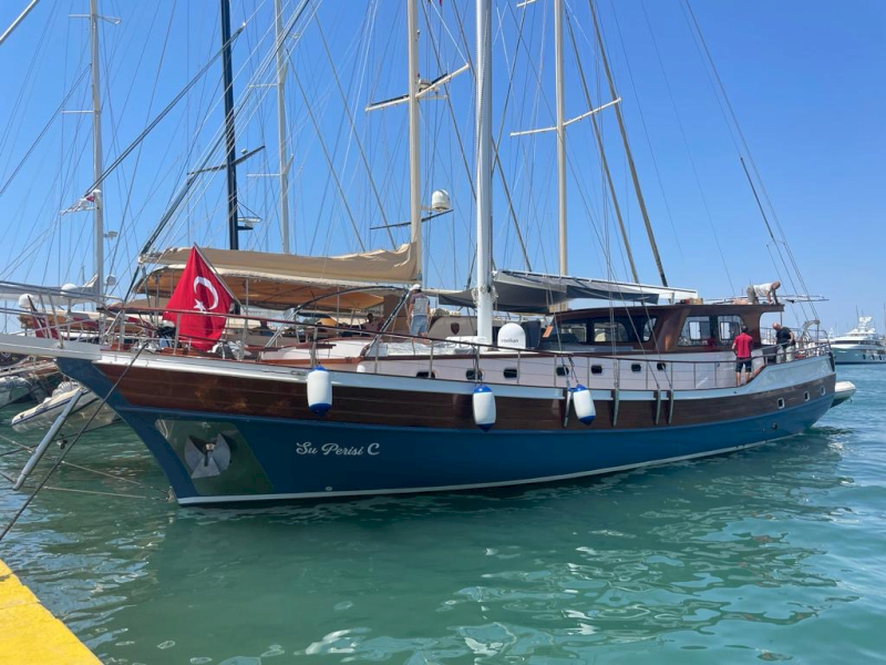 contact-yachts-su-perisi-c_0001