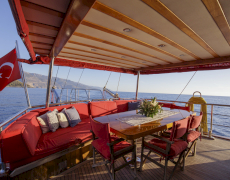 contact-yachts-le-rouge_0013