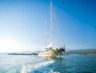 contact-yachts-king-of-the-sea_0016