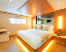 contact-yachts-king-of-the-sea_0021