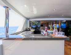 contact-yachts-king-of-the-sea_0023