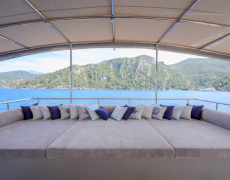 contact-yachts-king-of-the-sea_0036