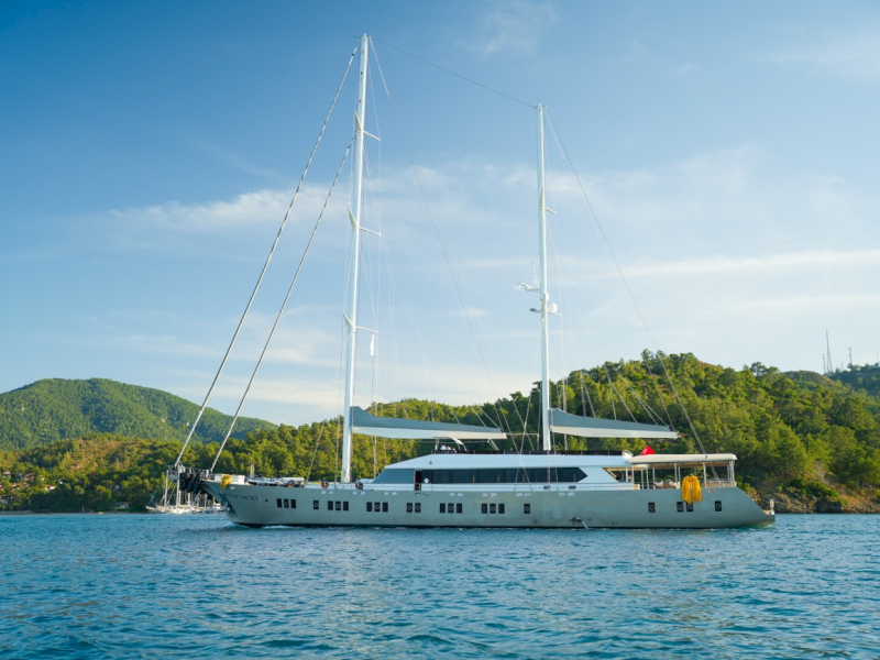contact-yachts-king-of-the-sea_0040