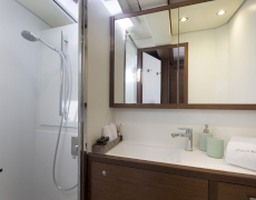 contact-yachts-phantom_0002