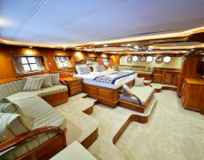 contact-yachts-queen-atlantis_0004