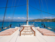 contact-yachts-queen-atlantis_0007