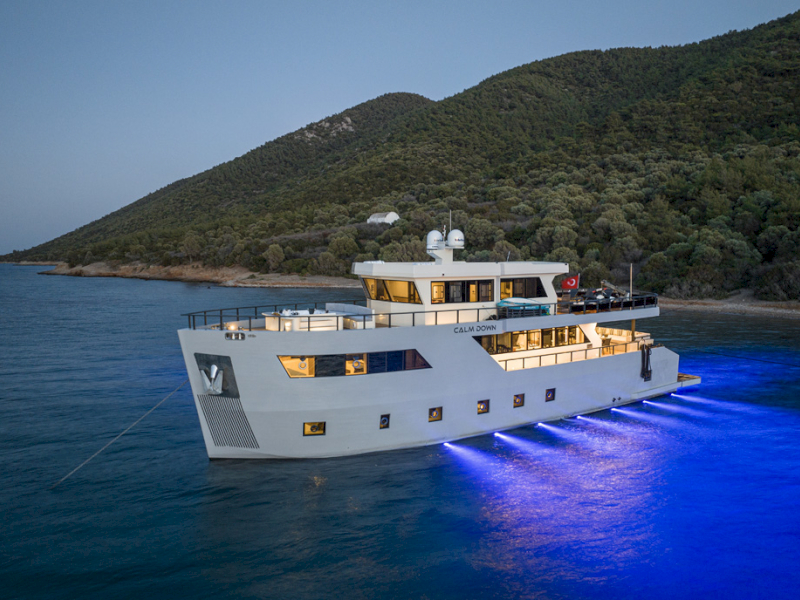 contact-yachts-calm-down_0020