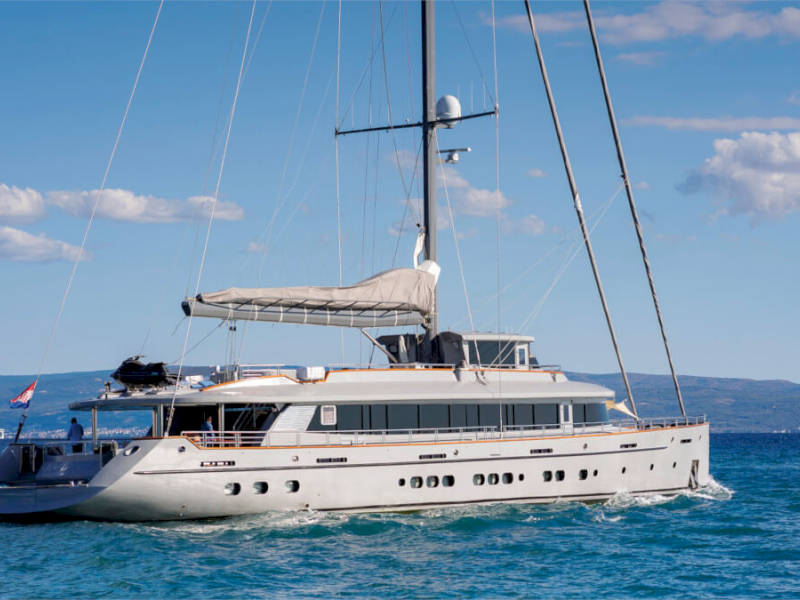 contact-yachts-life-is-good_0002