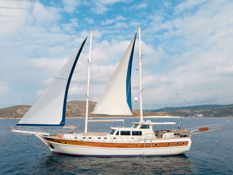 contact-yachts-sea-breeze_0020