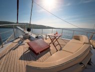 contact-yachts-sole_0012