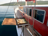 contact-yachts-sole_0013