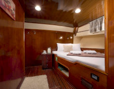 contact-yachts-agora_0005