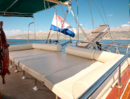 contact-yachts-agora_0011