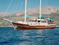 contact-yachts-agora_0017