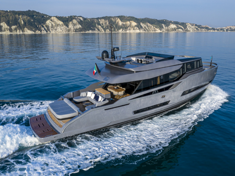 contact-yachts-haze_0017