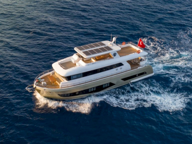 contact-yachts-by-c-f_0006