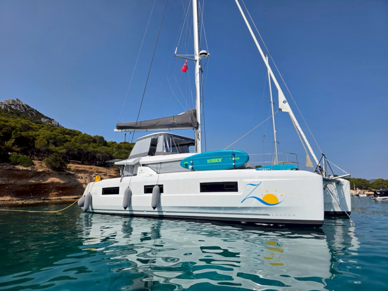 contact-yachts-zalina_0001