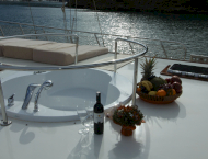 contact-yachts-queen-lila_0002