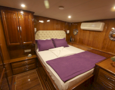 contact-yachts-queen-lila_0004