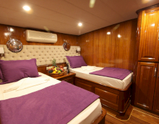 contact-yachts-queen-lila_0005