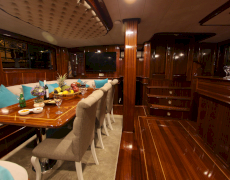 contact-yachts-queen-lila_0006