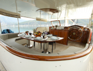 contact-yachts-queen-lila_0008