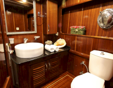 contact-yachts-queen-lila_0014