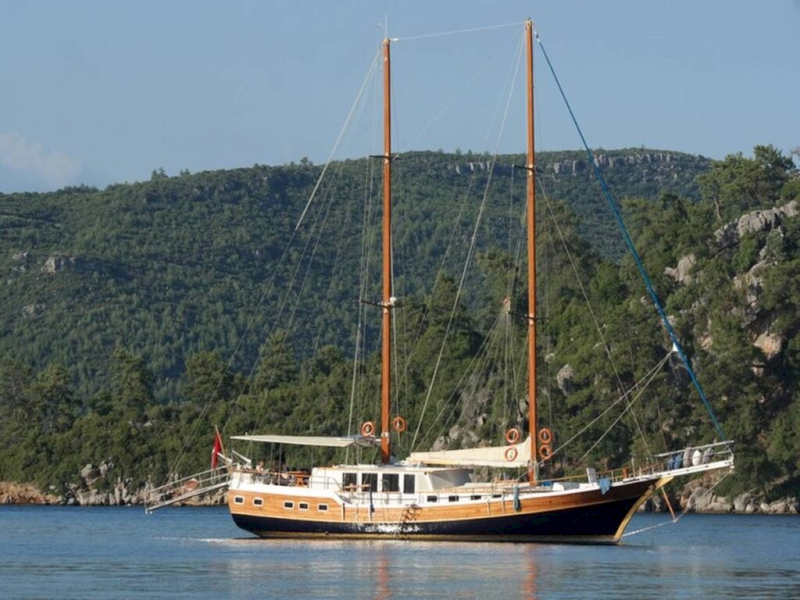 contact-yachts-la-reine_0008