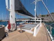 contact-yachts-lucky-you-2026-07-07-10-58-41
