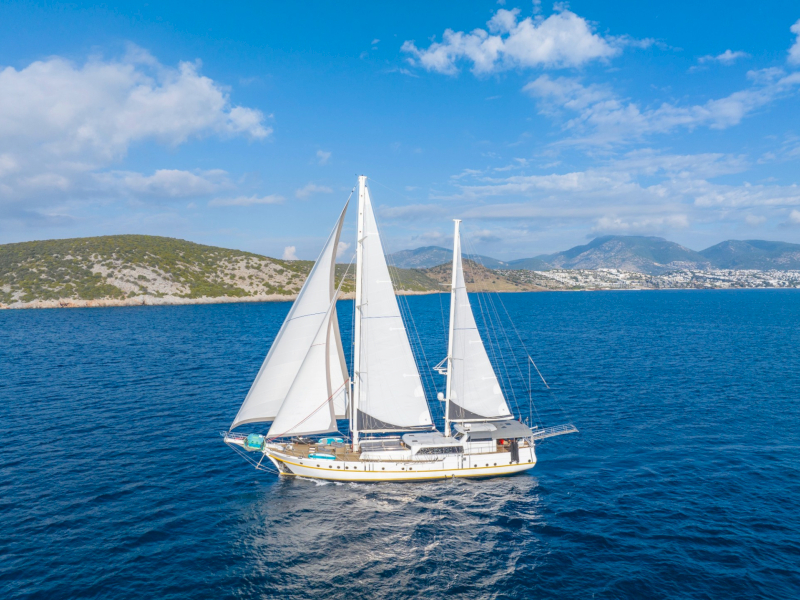 contact-yachts-lucky-you-2026-08-26-13-40-08