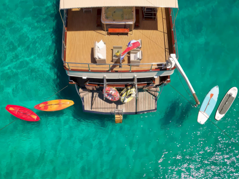 contact-yachts-luna-2026-07-09-14-51-52