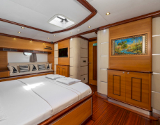 contact-yachts-gulmariam-2026-08-18-12-31-35