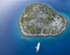 contact-yachts-elena-2026-09-11-15-03-50-11