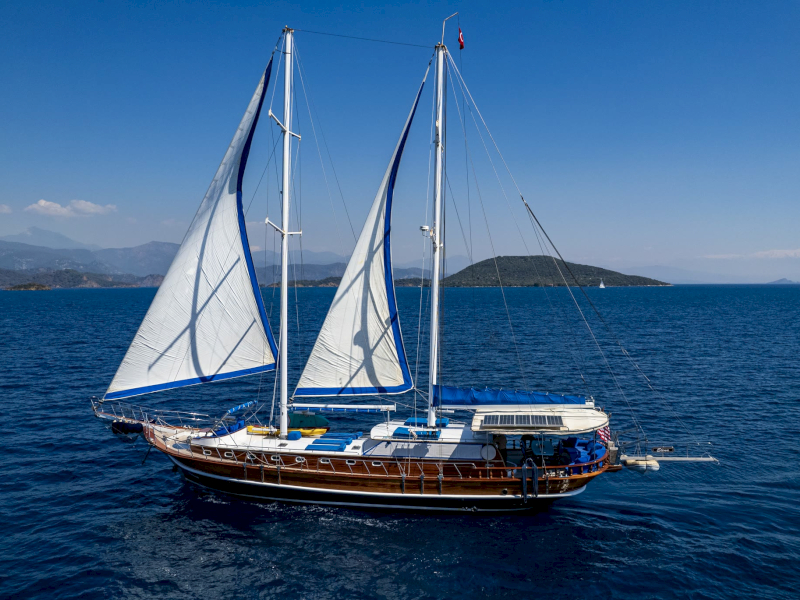 contact-yachts-elena-2026-09-11-15-03-50