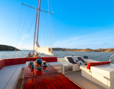 contact-yachts-serenity-86_0009