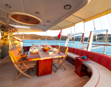 contact-yachts-serenity-86_0021