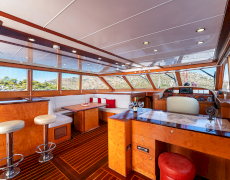 contact-yachts-serenity-86_0022