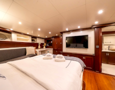 contact-yachts-virtuoso_0034