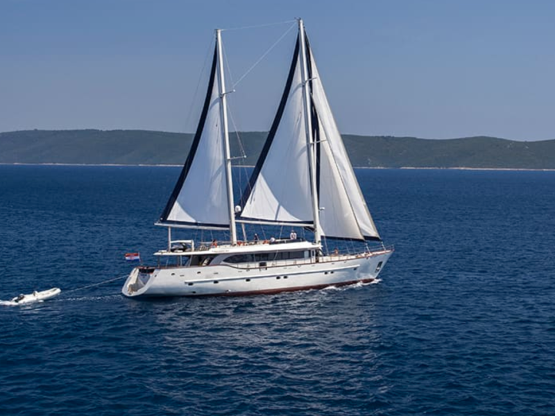 contact-yachts-navilux_0001