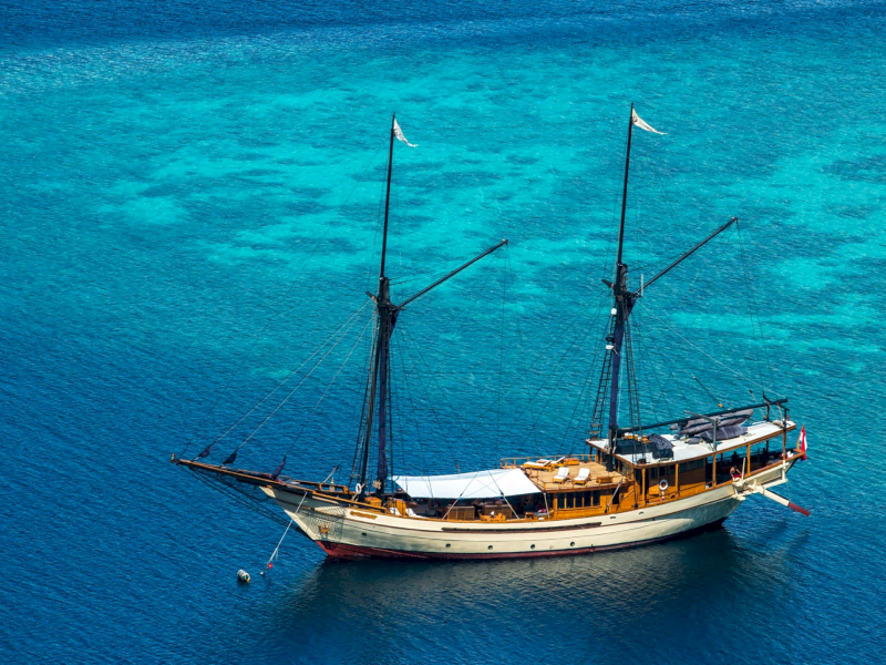 contact-yachts-silolona-2026-09-07-12-44-48