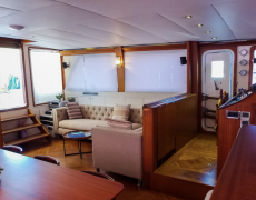 contact-yachts-papa-joe_0001