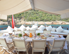 contact-yachts-papa-joe_0015