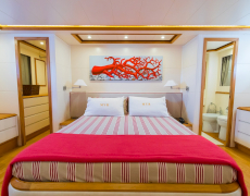 RIVIERA Motor Yacht for Rent in Italy, Sardinia, Olbia, Porto Cervo, Corsica, Naples, Amaltfi with Contact Yachts