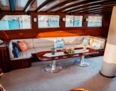 contact-yachts-wicked-felina_0019