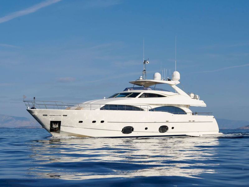 contact-yachts-pareakki_0001