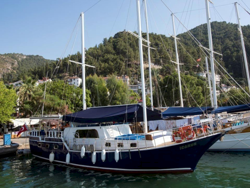 contact-yachts-icarus_0010
