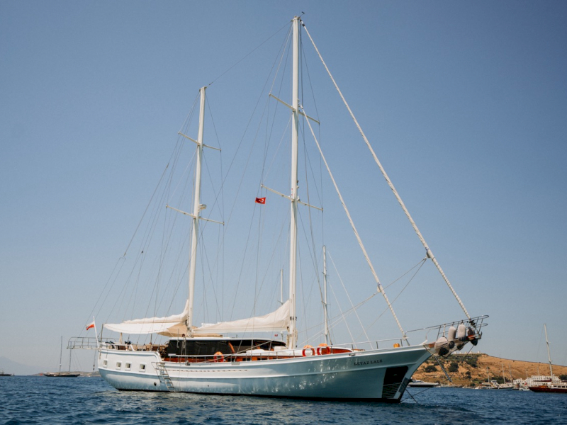 contact-yachts-beyaz-lale_0002